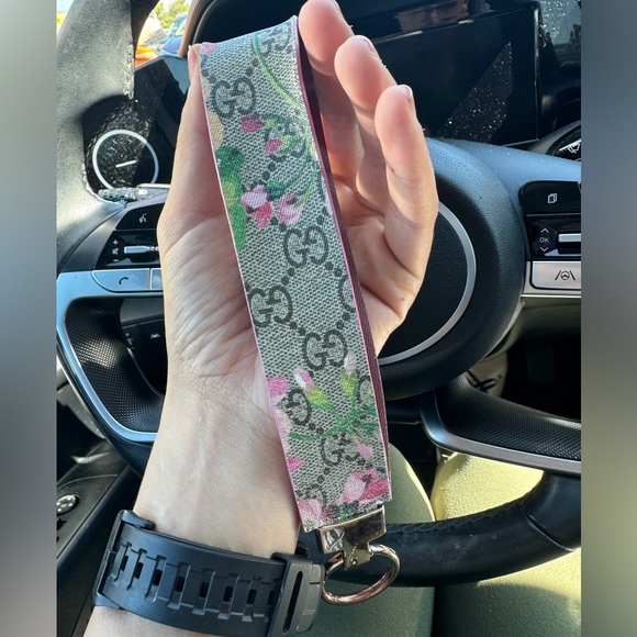 Authentic Gucci keychain - Picture 2 of 8